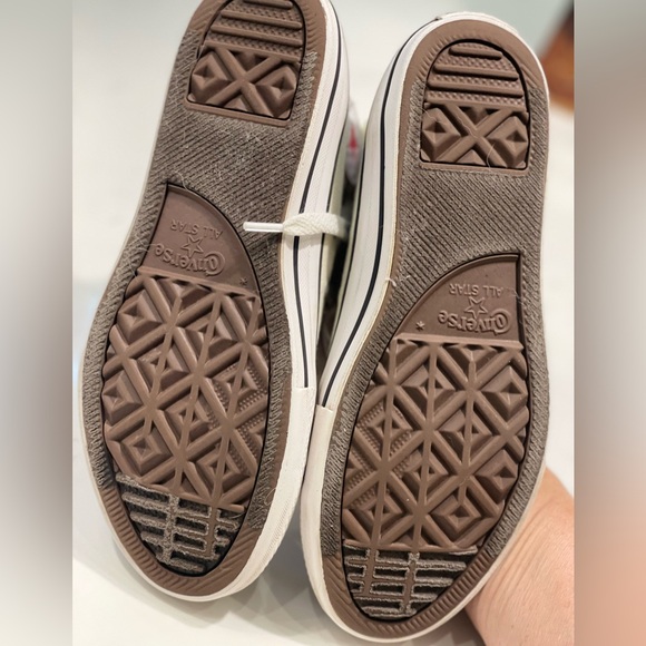 Converse Berries and Bees, 3 - Picture 7 of 8